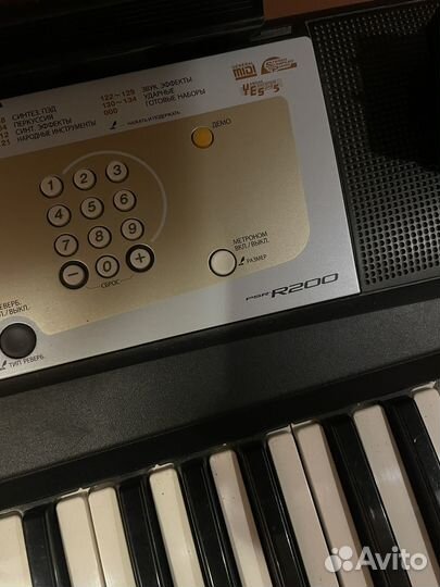 Синтезатор yamaha psr-r200