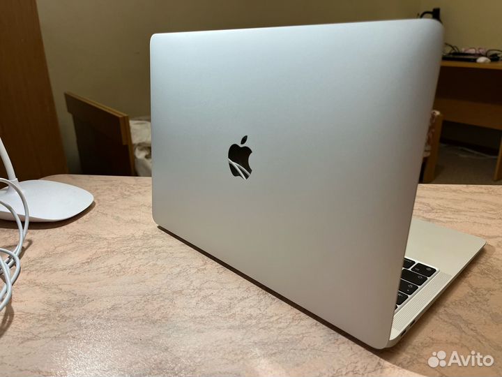 Apple Macbook air 13 2020 m1 16gb 256