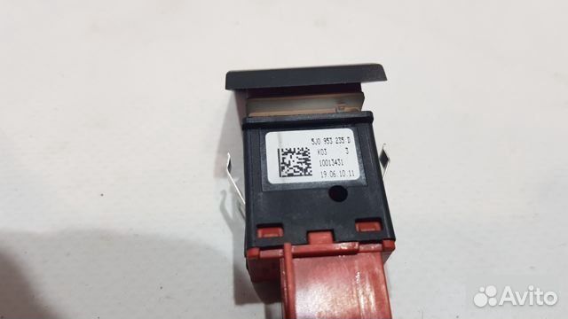 Кнопка аварийной сигнализации Skoda Fabia 2