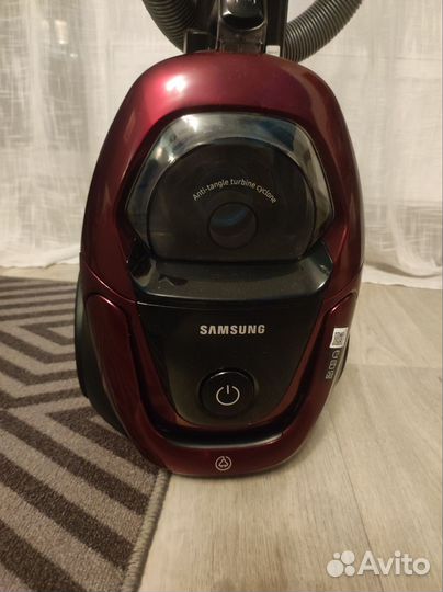 Пылесос Samsung VC18M31A0HP/EV красный, черный