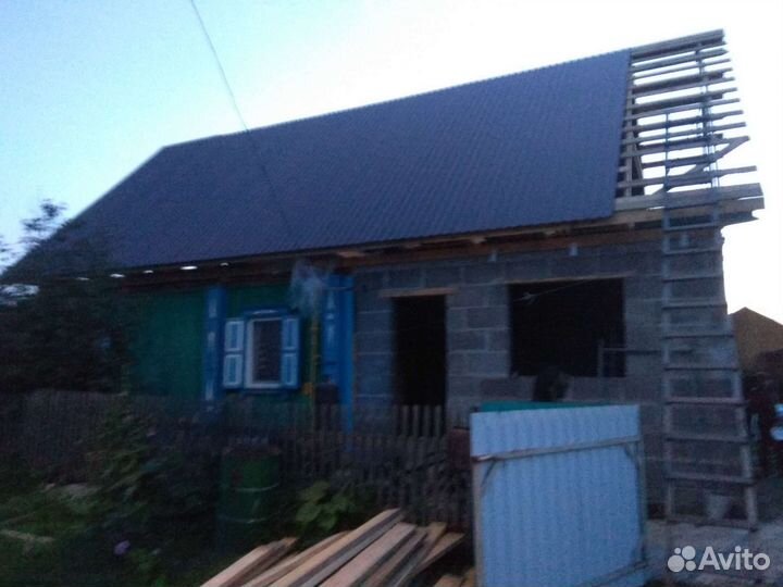 Бригада строителей ремонт кровли