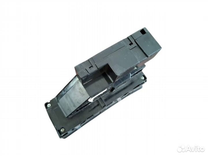 Блок переключателей в двери передний пасс. Bmw
