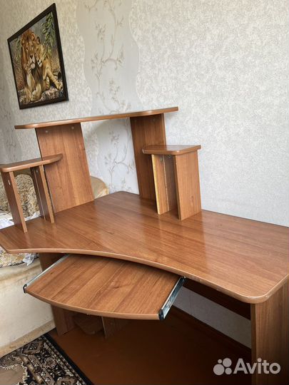 Компьютерный стол