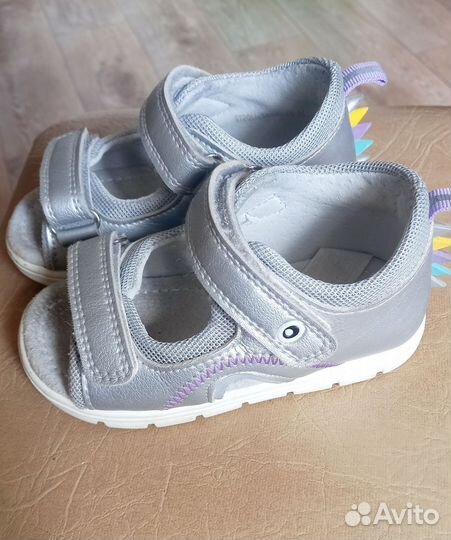 Сандали для девочки 24