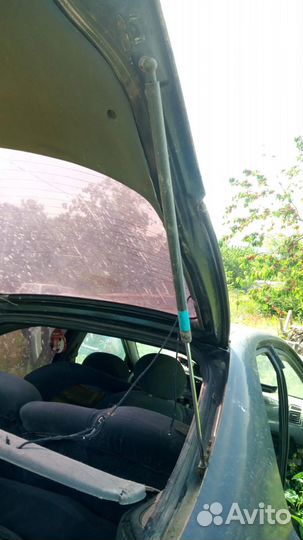 Стойки багажника. Амортизаторы. Киа шума