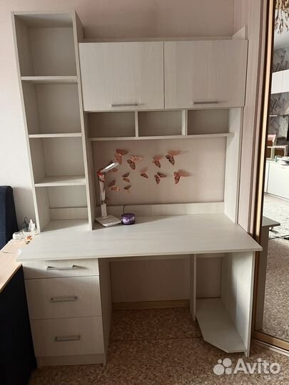 Письменный стол