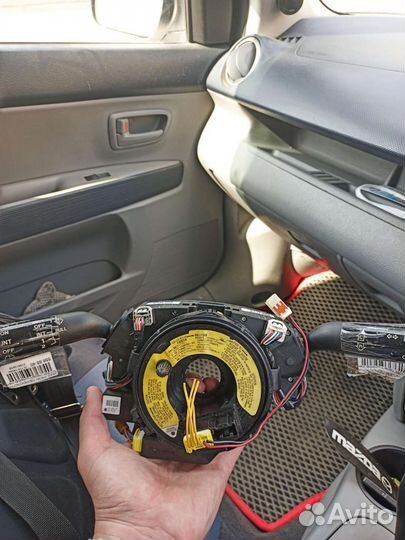 Подрулевой переключатель Мазда demio dy3w