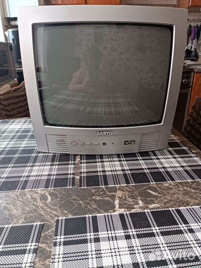 Цветной телевизор