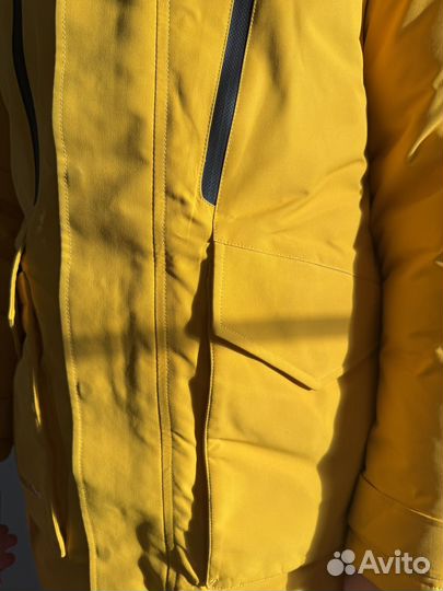 Пуховик мужской желтый