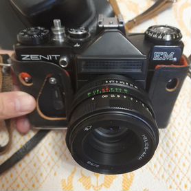 Фотоаппарат Zenit em. Обьектив Helios 44mm