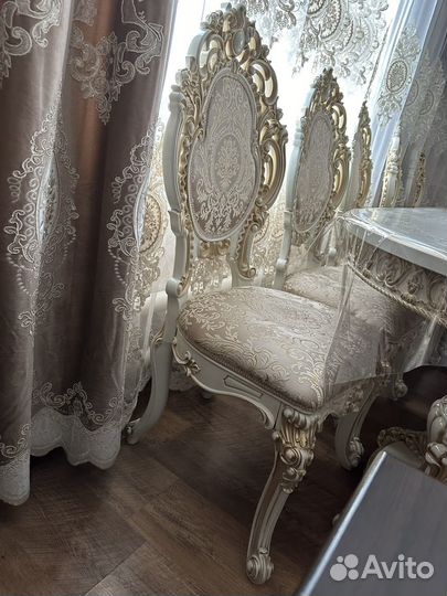 Комплект стол и стулья