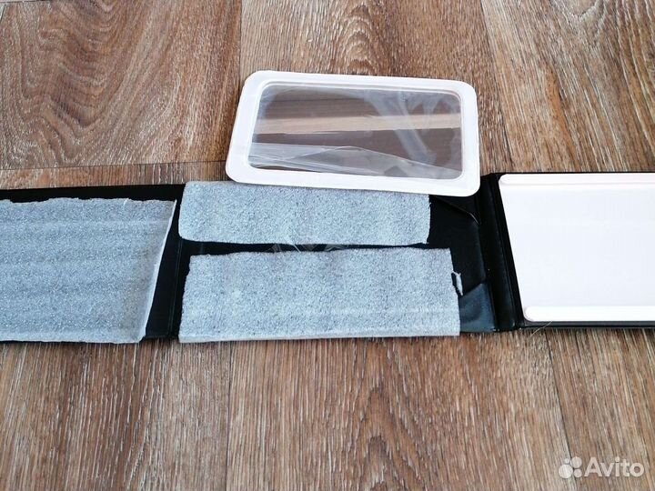 Зеркало на подставке