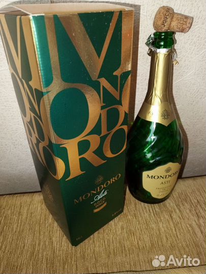 Коробка и бутылка Mondoro