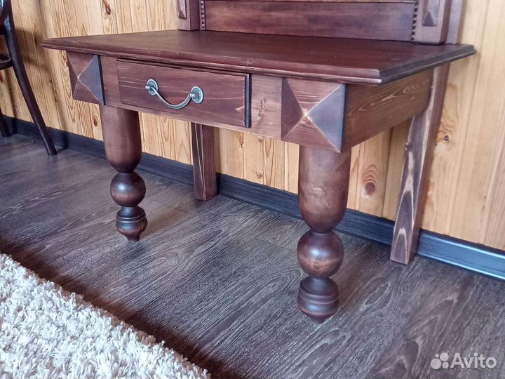 Старинное зеркало с консолью