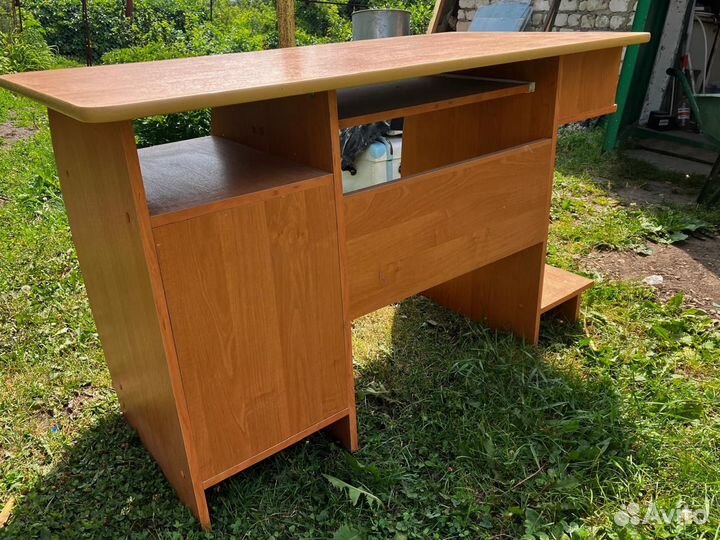 Компьютерный стол