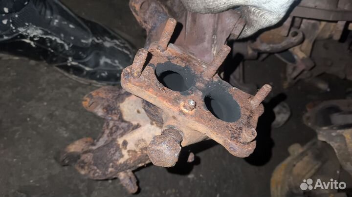 Выпускной коллектор Audi 80B2 100c3 049129591GHK