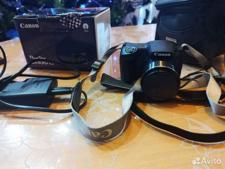 Компактный фотоаппарат canon