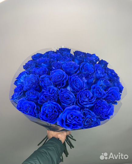 Синие розы в коробке