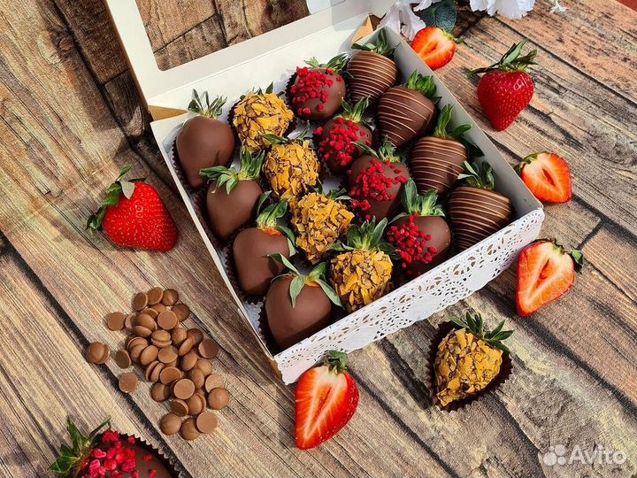 Шоколад ручной работы Клубника Букеты Торты