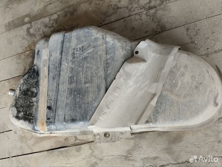 Продам топливный бак Toyota Corolla Fielder 2001 г