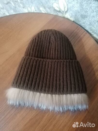 Шапка из чернобурки женская