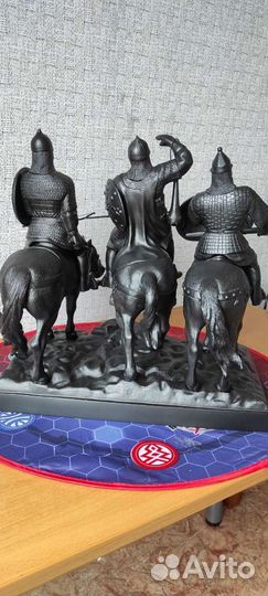 Три богатыря каслинское литье