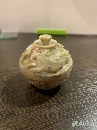 Подсвечник и шкатулка из натуральногт камня