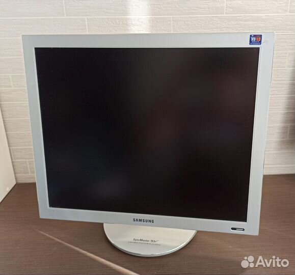 Монитор Samsung SyncMaster 193P plus 19