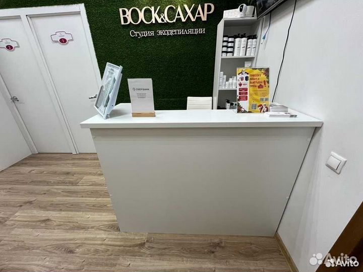 Стойки ресепшн