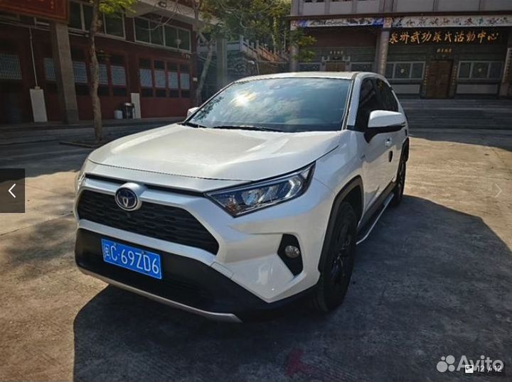 Toyota RAV4 2.5 CVT, 2021, 32 000 км