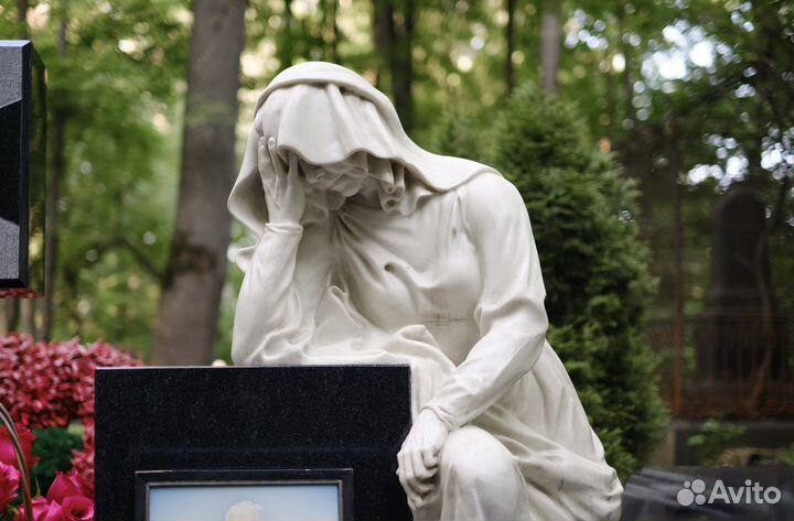 Памятники надгробия скульптуры