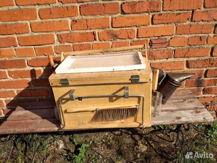 Улья, рамки, одежда, инструмент