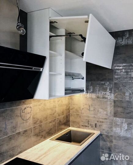 Прямой кухонный гарнитур современный