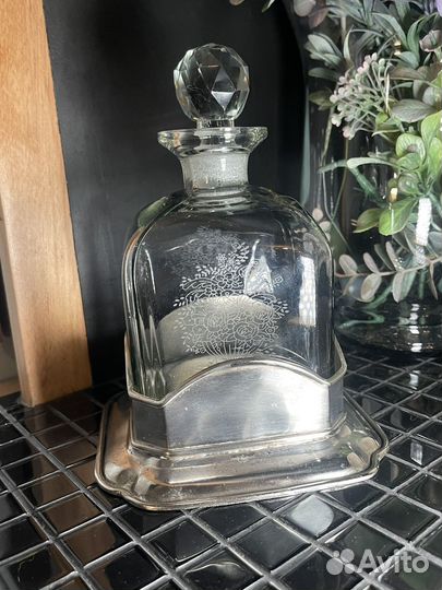 Штоф на посеребренной подставке