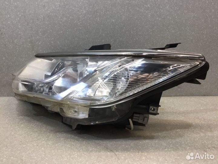 Фара левая Toyota Camry XV50 2011-2017