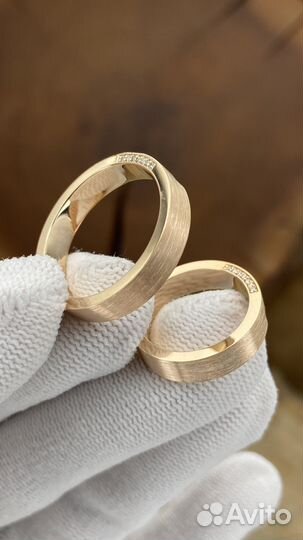 Золотые обручальные кольца