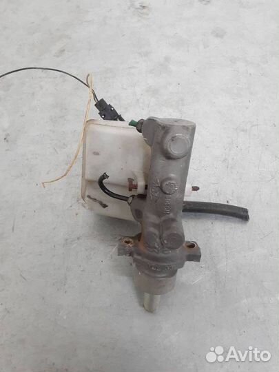 Главный тормозной цилиндр Renault Master 2 2002