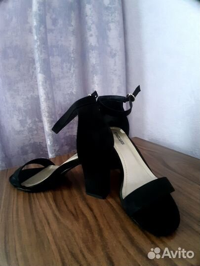 Босоножки женские 37 размер на каблуке