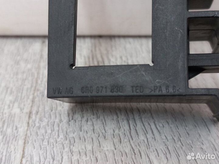 Крепеж Volkswagen Polo 1.6 2011