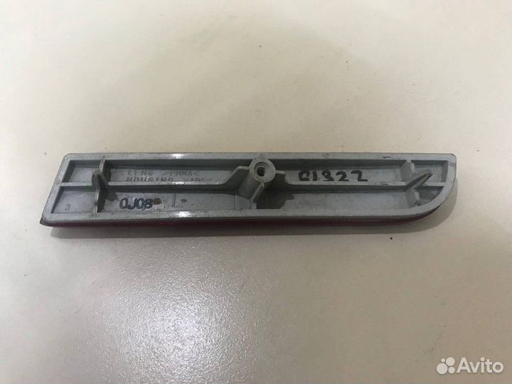 Светоотражатель в бампер задний левый