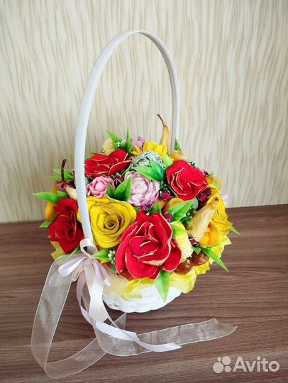 Съедобные букеты из зефира и сухофруктов