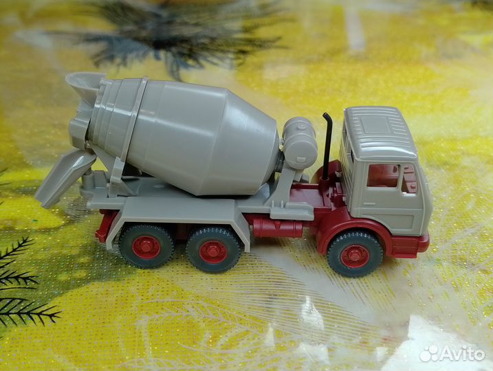 Mercedes Benz, бетономешалка