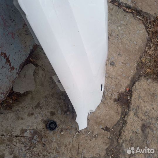 Крыло переднее правое на volkswagen polo 5