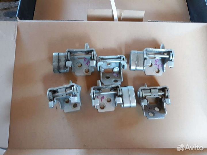 Петли дверные Citroen c3 picasso