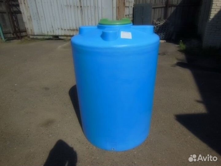 Емкость 1000 литров пластиковая вертикальная цилин