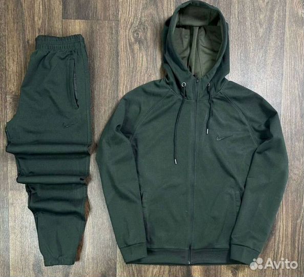Спортивные костюмы Nike