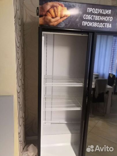 Холодильный шкаф витрина