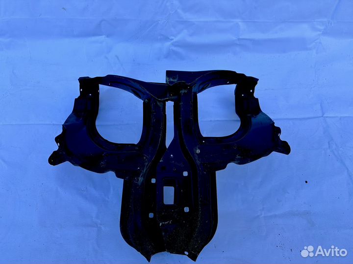 Mercedes ML W164 кронштейн фары