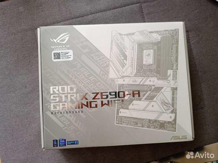 Материнская плата Asus rog strix z690-a gaming