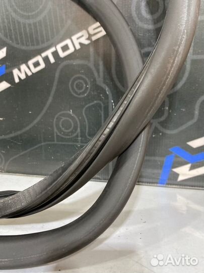 Уплотнитель двери передний Audi A6 C6 BDW 2005